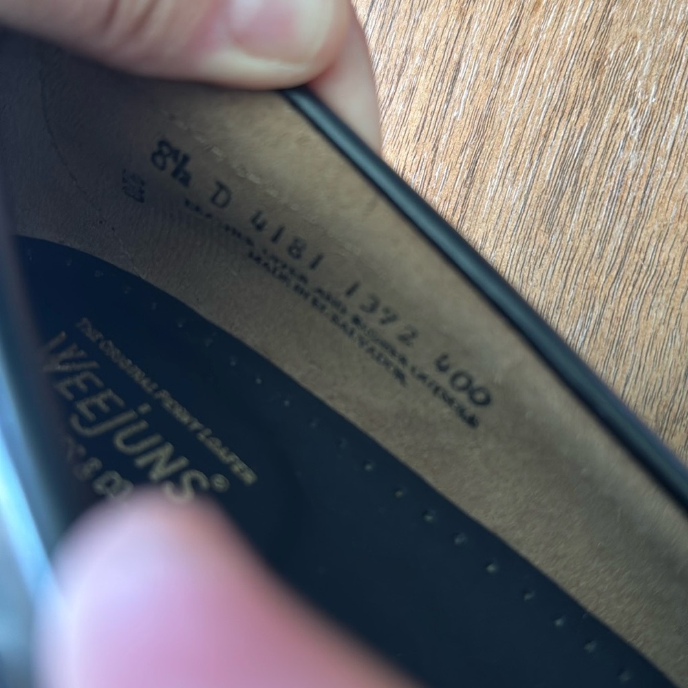 G.H. Bass & Co. Navy Blue Leather Weejuns Penny Loafers with Red Soles NWB - Picture 9 of 9
